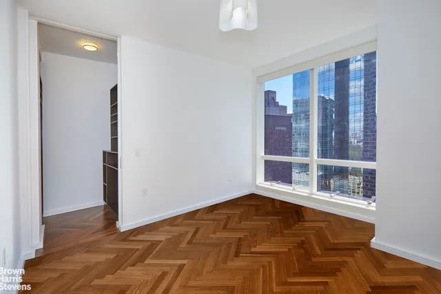 $4,300,000 | 230 West 56th Street, Unit 57C | Theater District