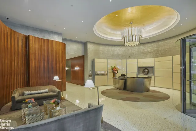 $4,300,000 | 230 West 56th Street, Unit 57C | Theater District