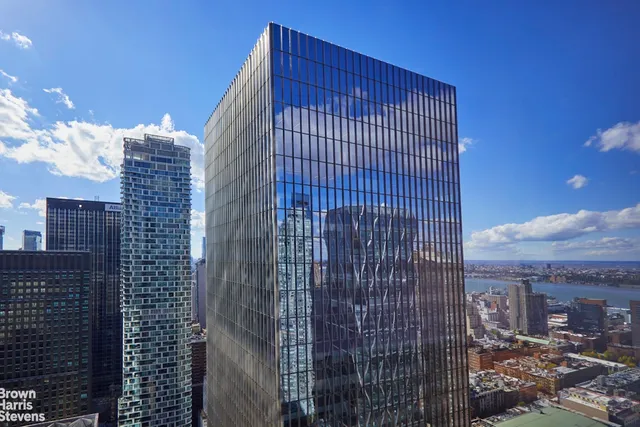 $4,300,000 | 230 West 56th Street, Unit 57C | Theater District