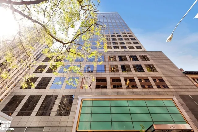 $4,300,000 | 230 West 56th Street, Unit 57C | Theater District