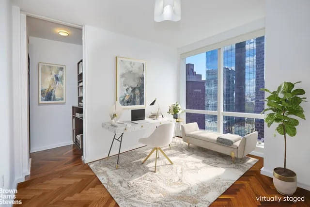 $4,300,000 | 230 West 56th Street, Unit 57C | Theater District