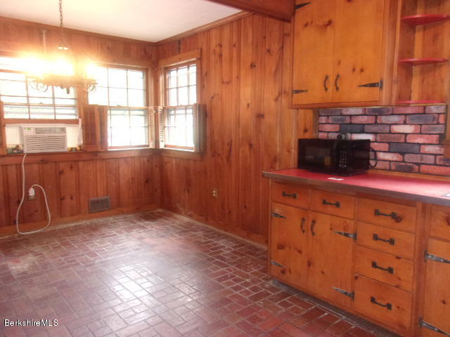 238 State Road Great Barrington, MA 01230 - Photo 5 of 8 101_0509 (1)