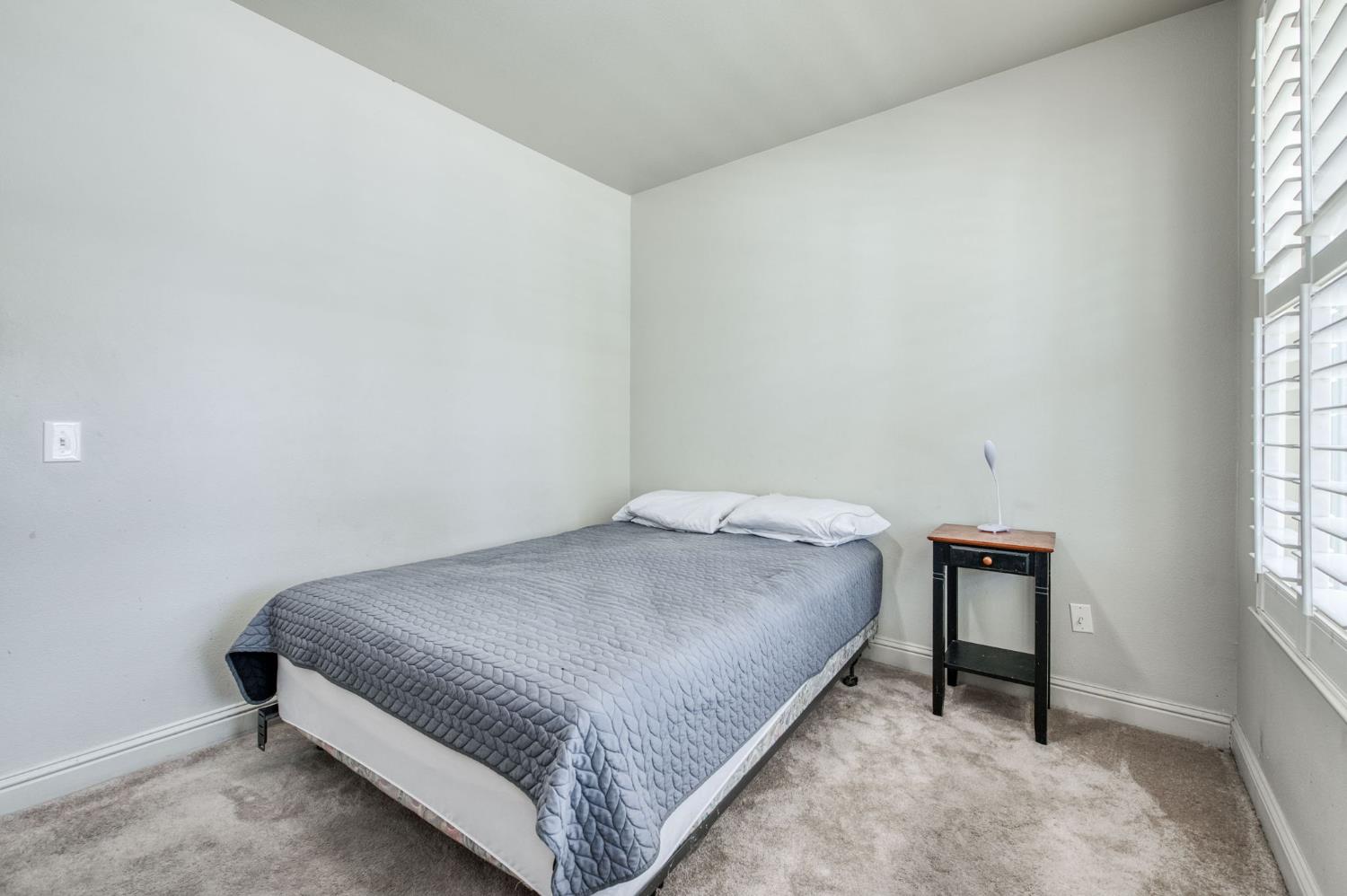 297 West Lilac Avenue Reedley, CA 93654 - Photo 13 of 63