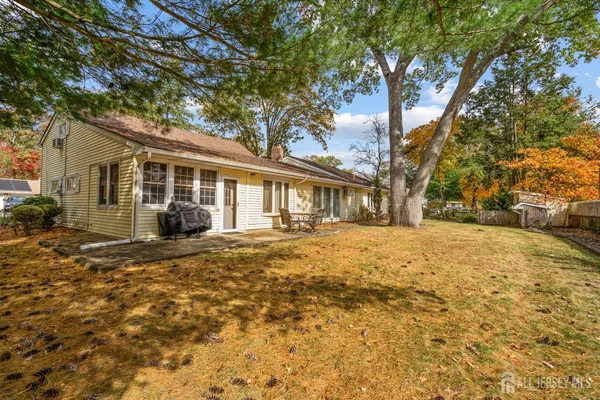 a front view of house with yard