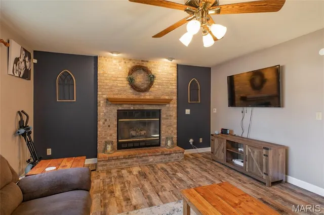 $340,000 | 912 Oakridge Drive, Maryville, IL 62062