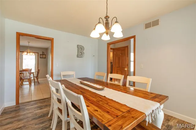 $340,000 | 912 Oakridge Drive, Maryville, IL 62062