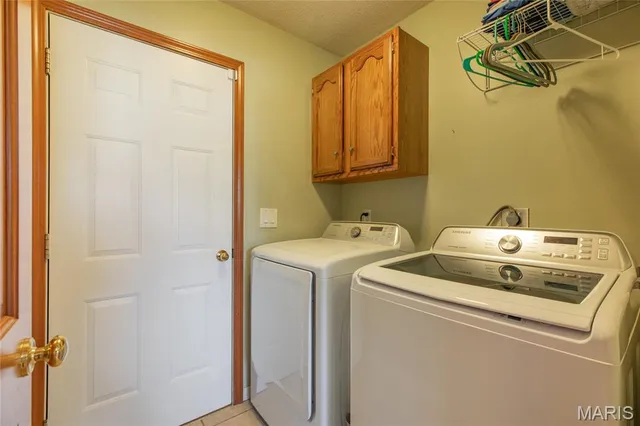 $340,000 | 912 Oakridge Drive, Maryville, IL 62062