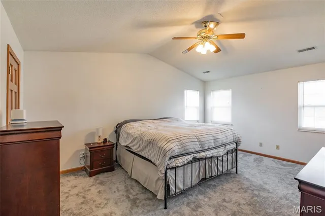 $340,000 | 912 Oakridge Drive, Maryville, IL 62062