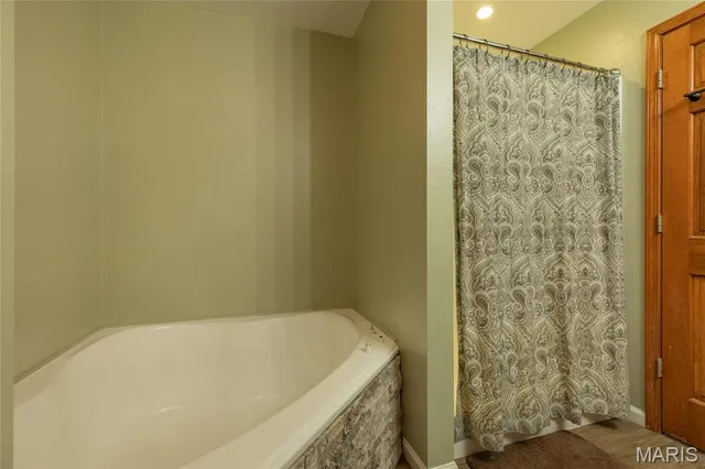 $340,000 | 912 Oakridge Drive, Maryville, IL 62062