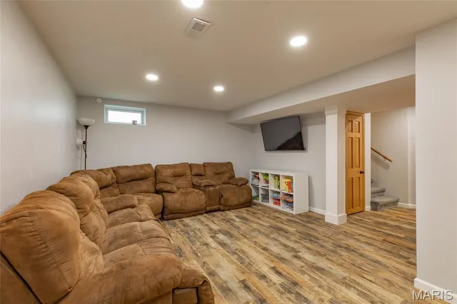 $340,000 | 912 Oakridge Drive, Maryville, IL 62062