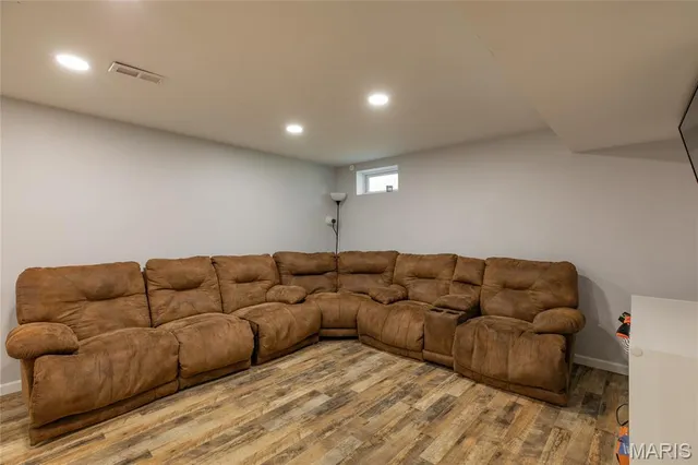 $340,000 | 912 Oakridge Drive, Maryville, IL 62062