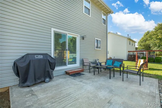 $340,000 | 912 Oakridge Drive, Maryville, IL 62062