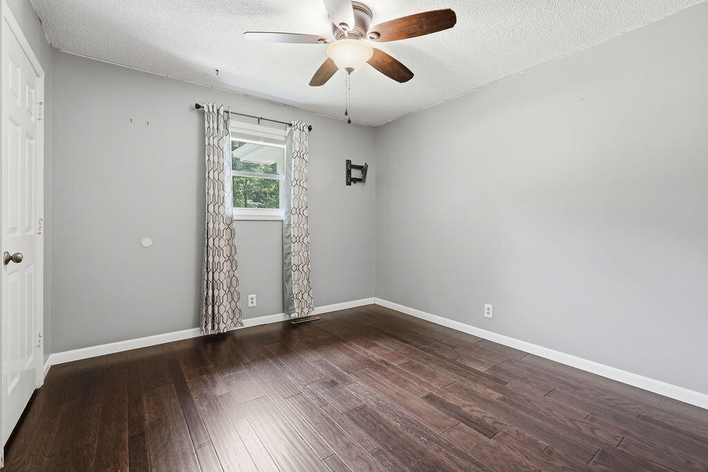 87 McDougal Road Murray, KY 42071 - Photo 23 of 39 Bedroom