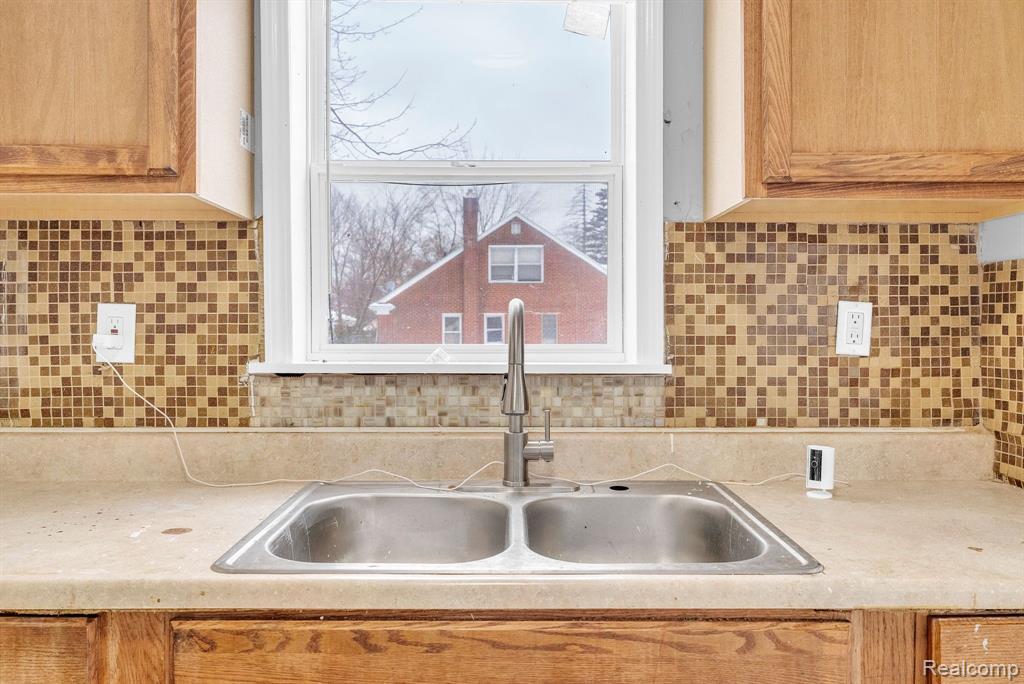 16939 Curtis Street Detroit, MI 48235 - Photo 14 of 25
