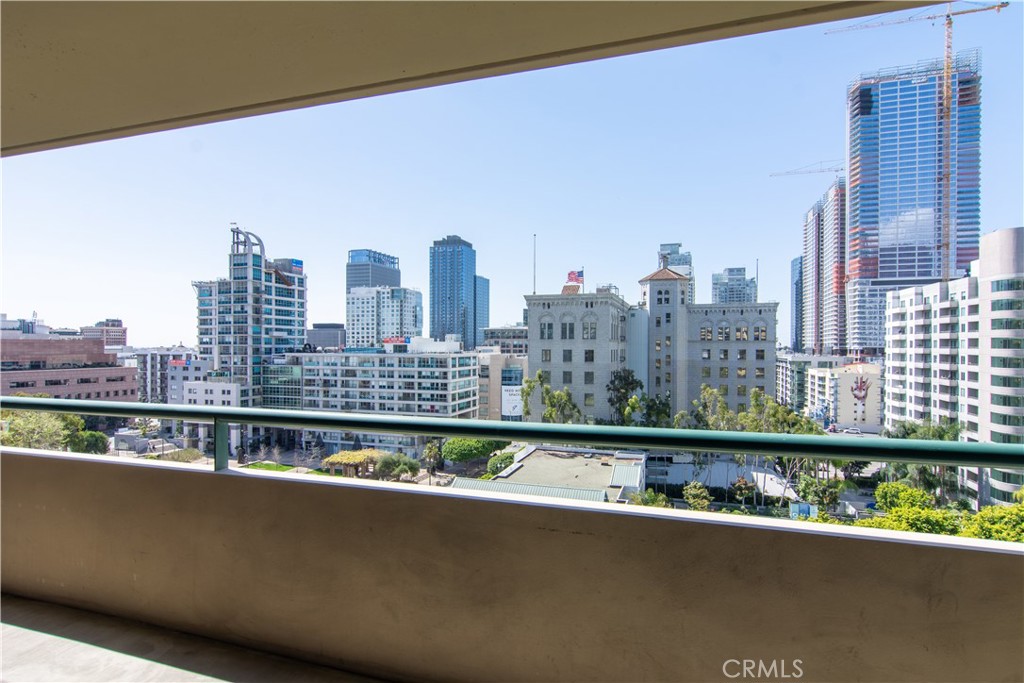 600 West 9th Street, Unit 1114 Los Angeles, CA 90015 - Photo 6 of 27 a view of a city skyline from a balcony