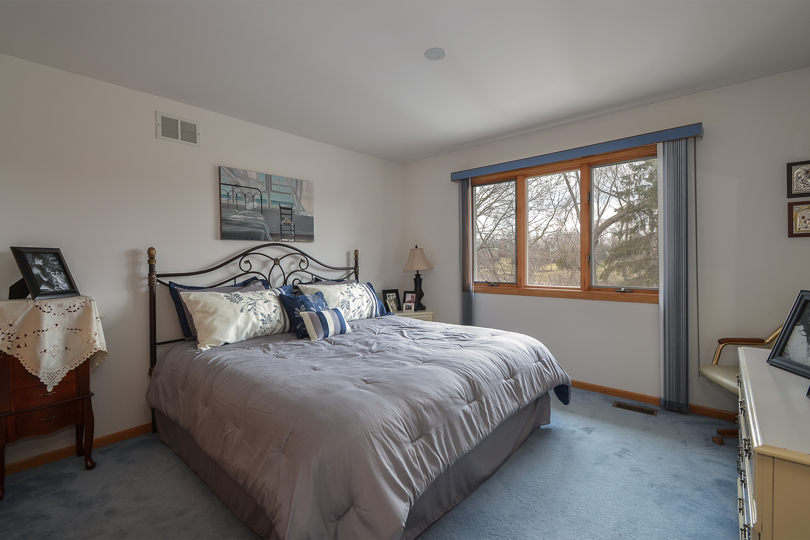 102 North Haman Road Inverness, IL 60010 - Photo 15 of 25 a bedroom with a bed and a window