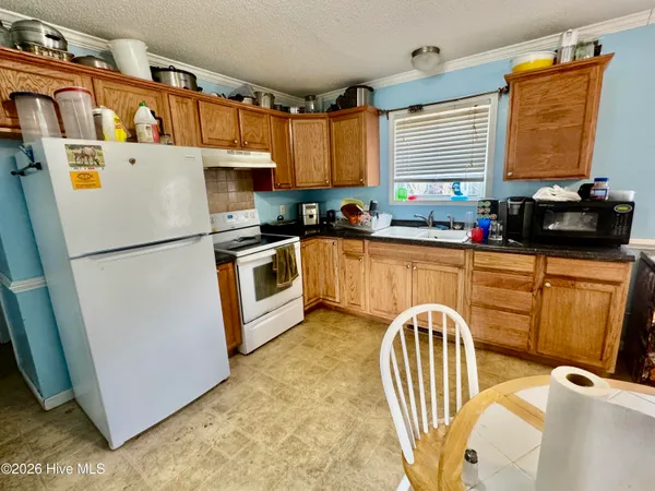 $375,000 | 102 Earl Avenue, Beaufort, NC 28516