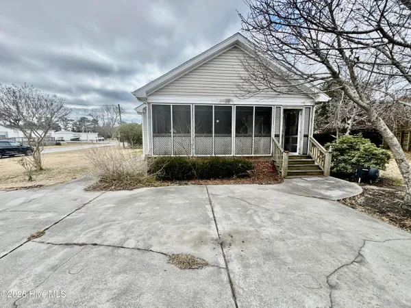 $375,000 | 102 Earl Avenue, Beaufort, NC 28516