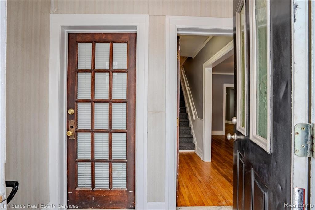 913 Alter Road Detroit, MI 48215 - Photo 2 of 15