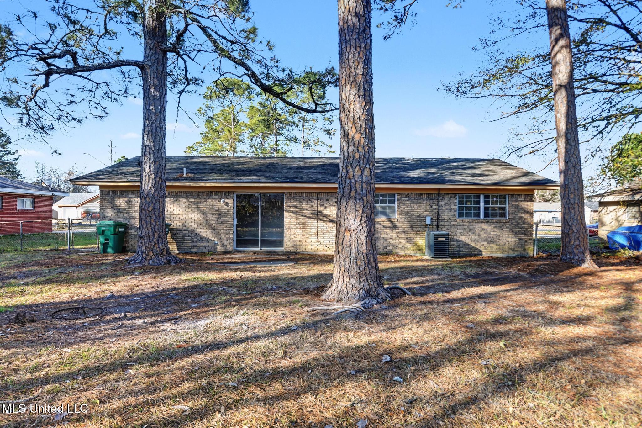13101 Dedeaux Road Gulfport, MS 39503 - Photo 21 of 22 021