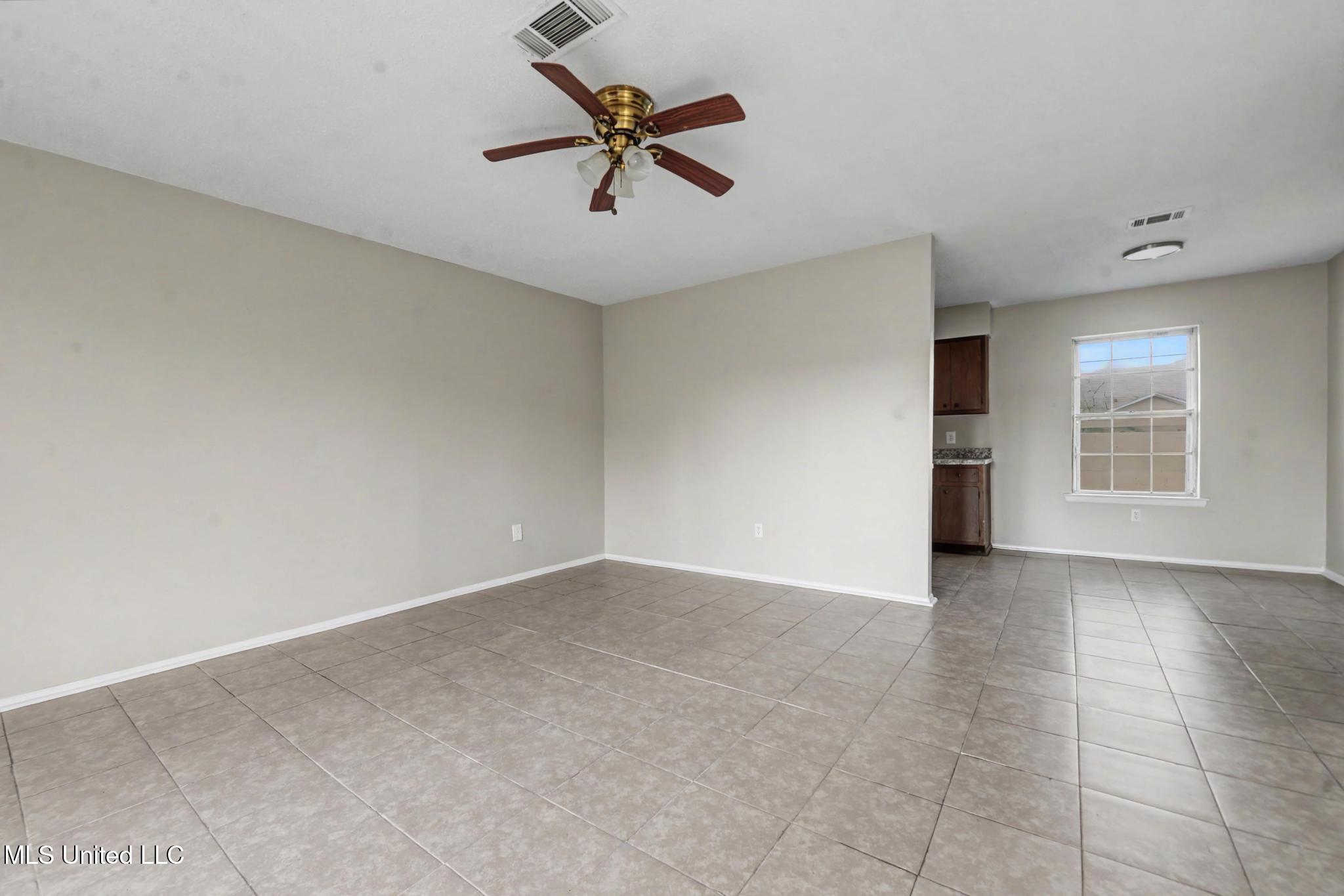 13101 Dedeaux Road Gulfport, MS 39503 - Photo 6 of 22 006