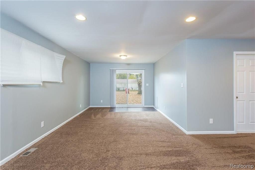21844 Rausch Avenue Eastpointe, MI 48021 - Photo 6 of 29