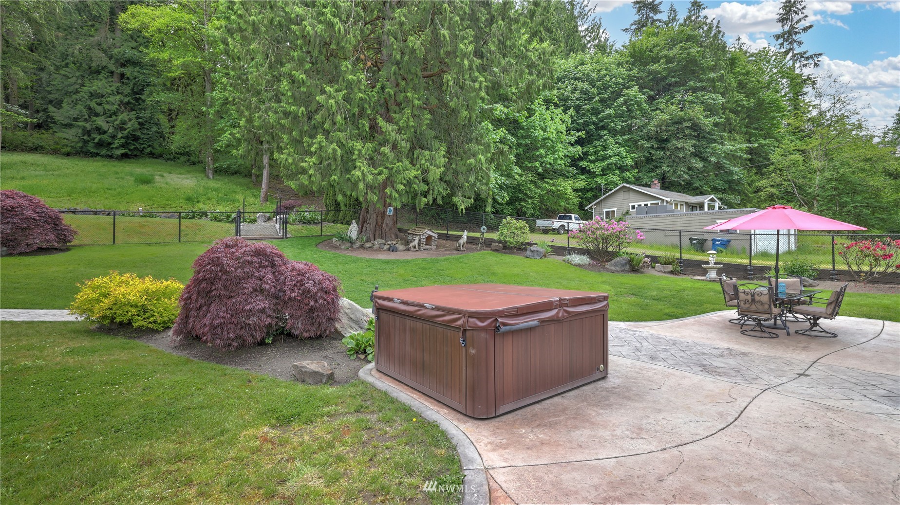 16819 Renton Issaquah Road Southeast Renton, WA 98059 - Photo 27 of 36 a garden view with a seating space