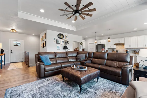 $559,900 | 2950 East Turquoise Lane, Appleton, WI 54913