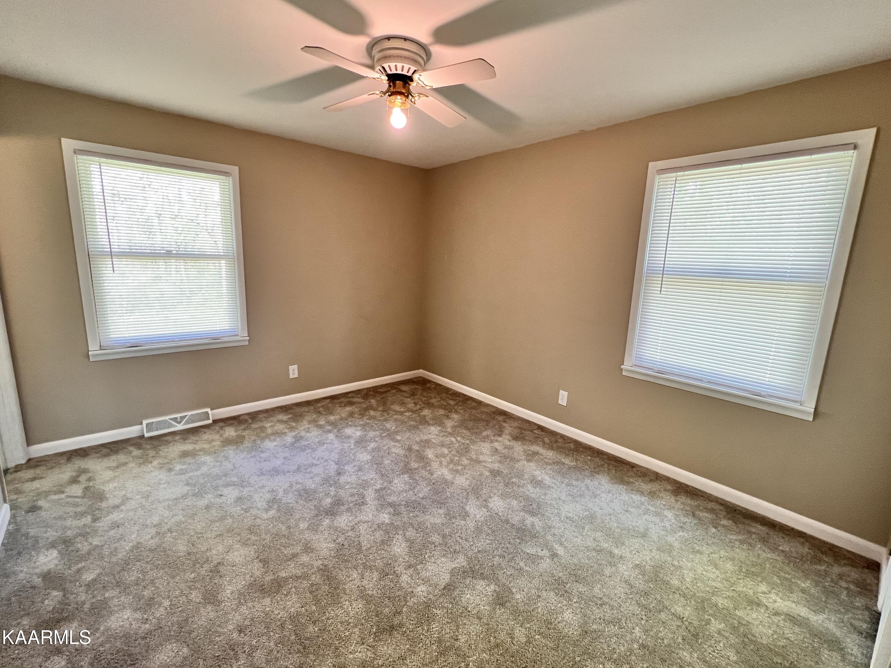 9515 West Emory Road Knoxville, TN 37931 - Photo 11 of 27 Master Bed