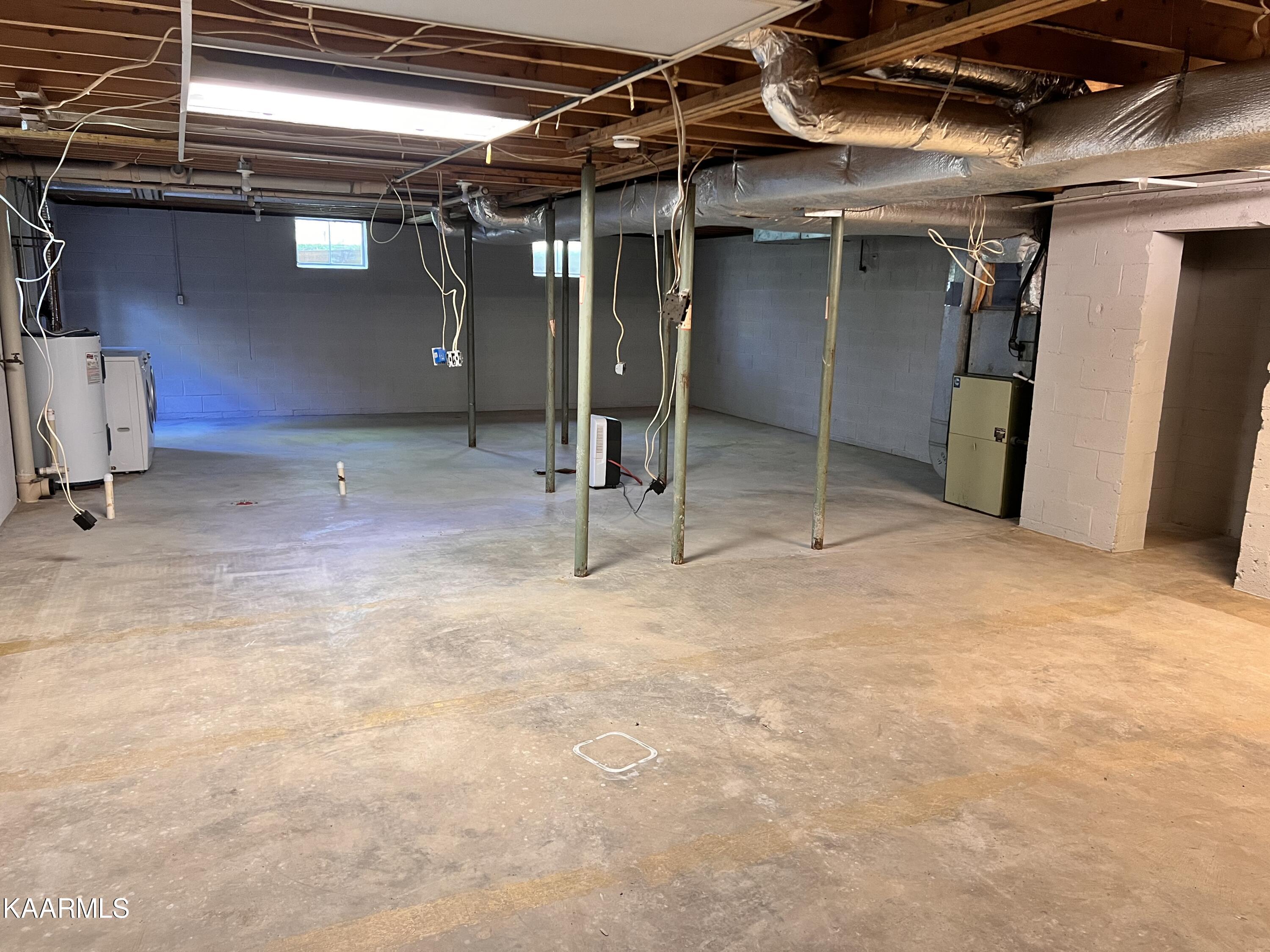 9515 West Emory Road Knoxville, TN 37931 - Photo 18 of 27 Basement