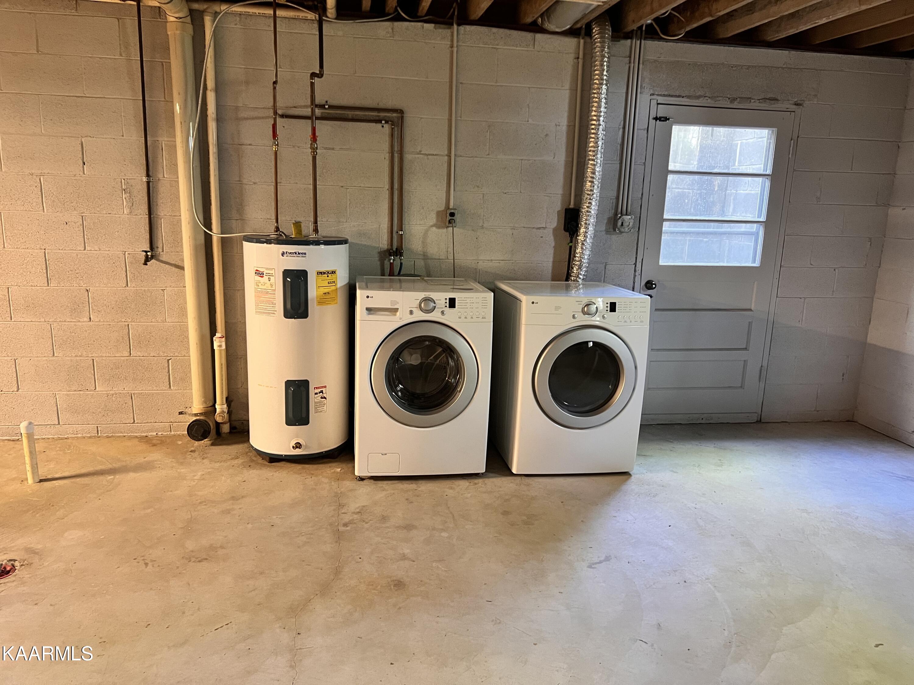 9515 West Emory Road Knoxville, TN 37931 - Photo 20 of 27 Washer/Dryer