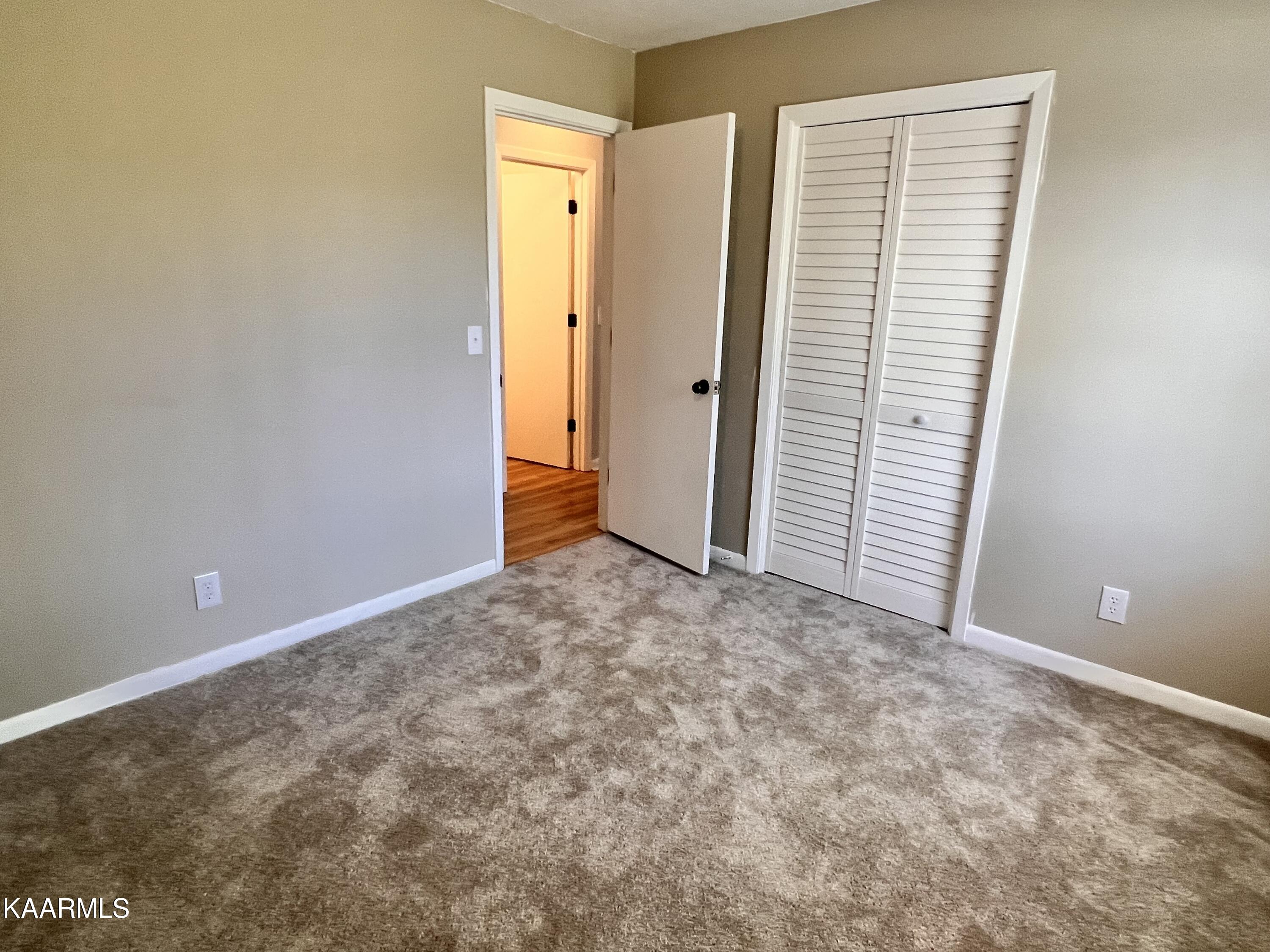 9515 West Emory Road Knoxville, TN 37931 - Photo 10 of 27 Master Bed