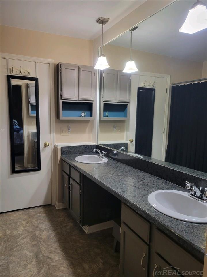 47730 Forbes Street Chesterfield, MI 48047 - Photo 11 of 21