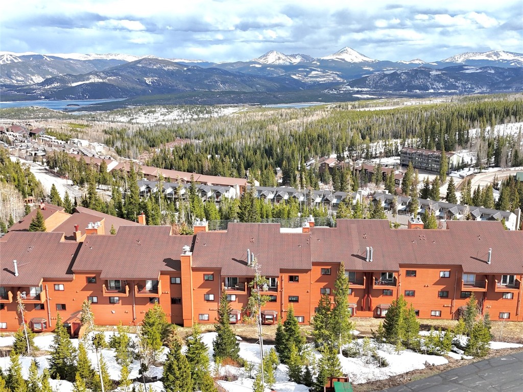 91400 Ryan Gulch Road, Unit 91425 Silverthorne, CO 80498 - Photo 28 of 42 an aerial view of residential houses and outdoor space