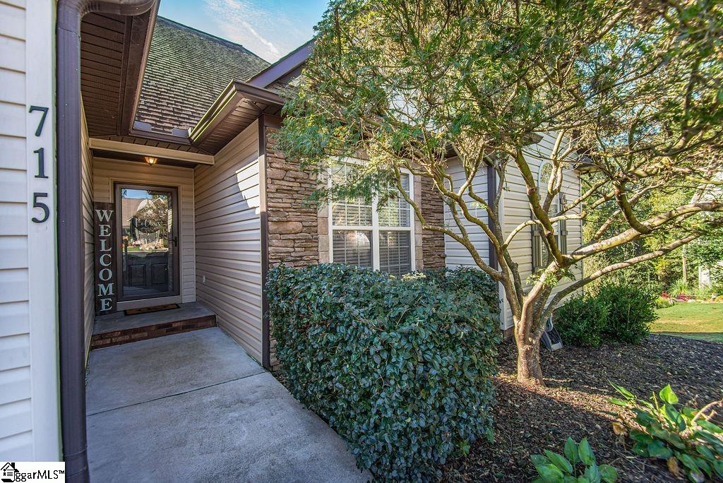 715 Secretariat Drive Boiling Springs, SC 29316 - Photo 2 of 30 Gallery Image 2
