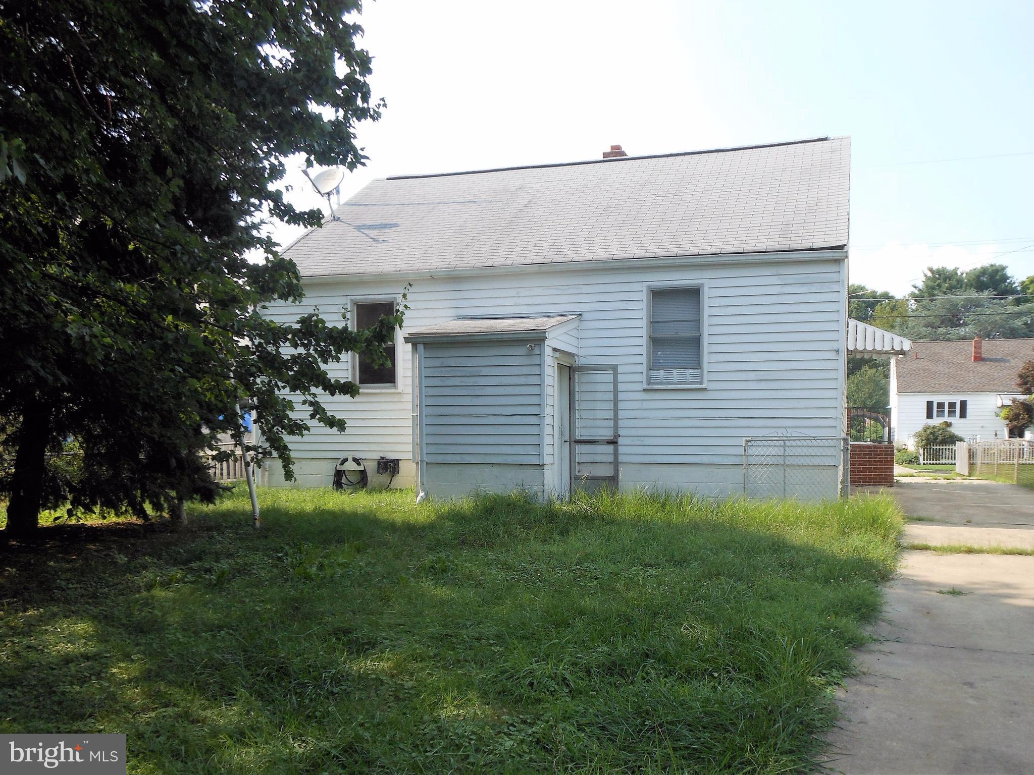 805 South Woodlynn Road Baltimore, MD 21221 - Photo 14 of 15 Exterior (Rear)