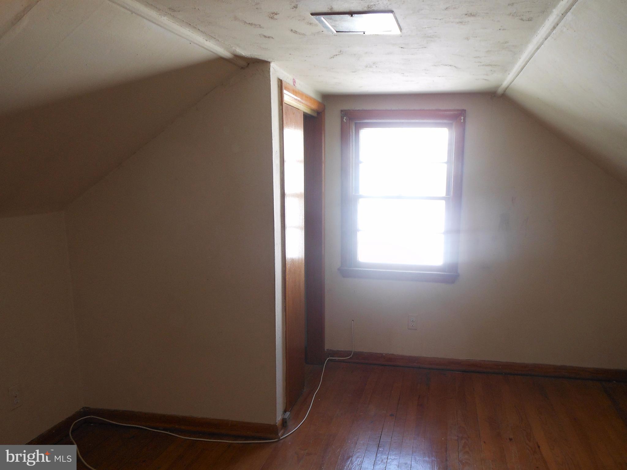 805 South Woodlynn Road Baltimore, MD 21221 - Photo 9 of 15 Interior (General)