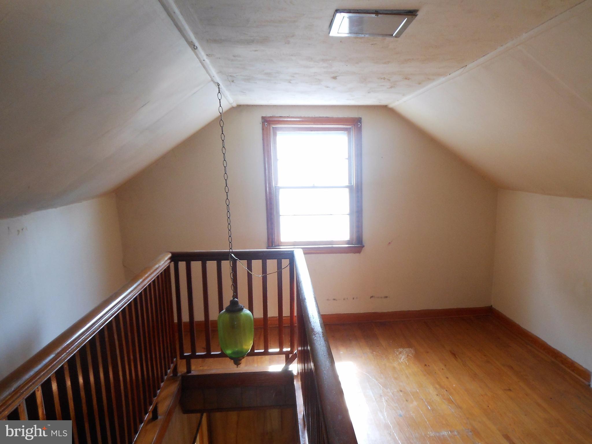 805 South Woodlynn Road Baltimore, MD 21221 - Photo 10 of 15 Interior (General)