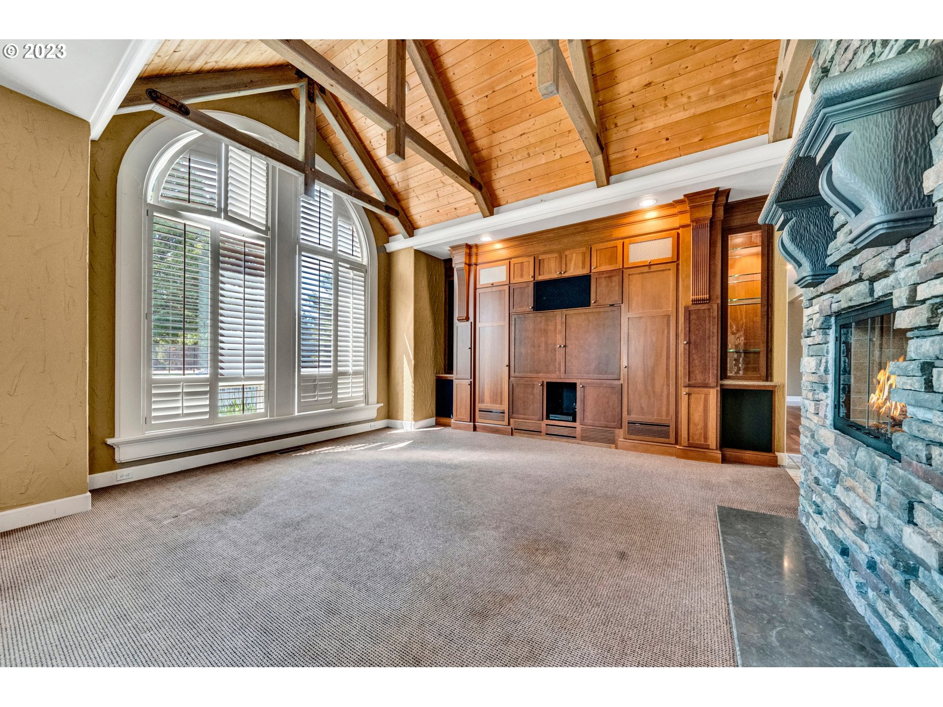 22325 Southwest Stafford Road Tualatin, OR 97062 - Photo 4 of 39 Gallery Image 4