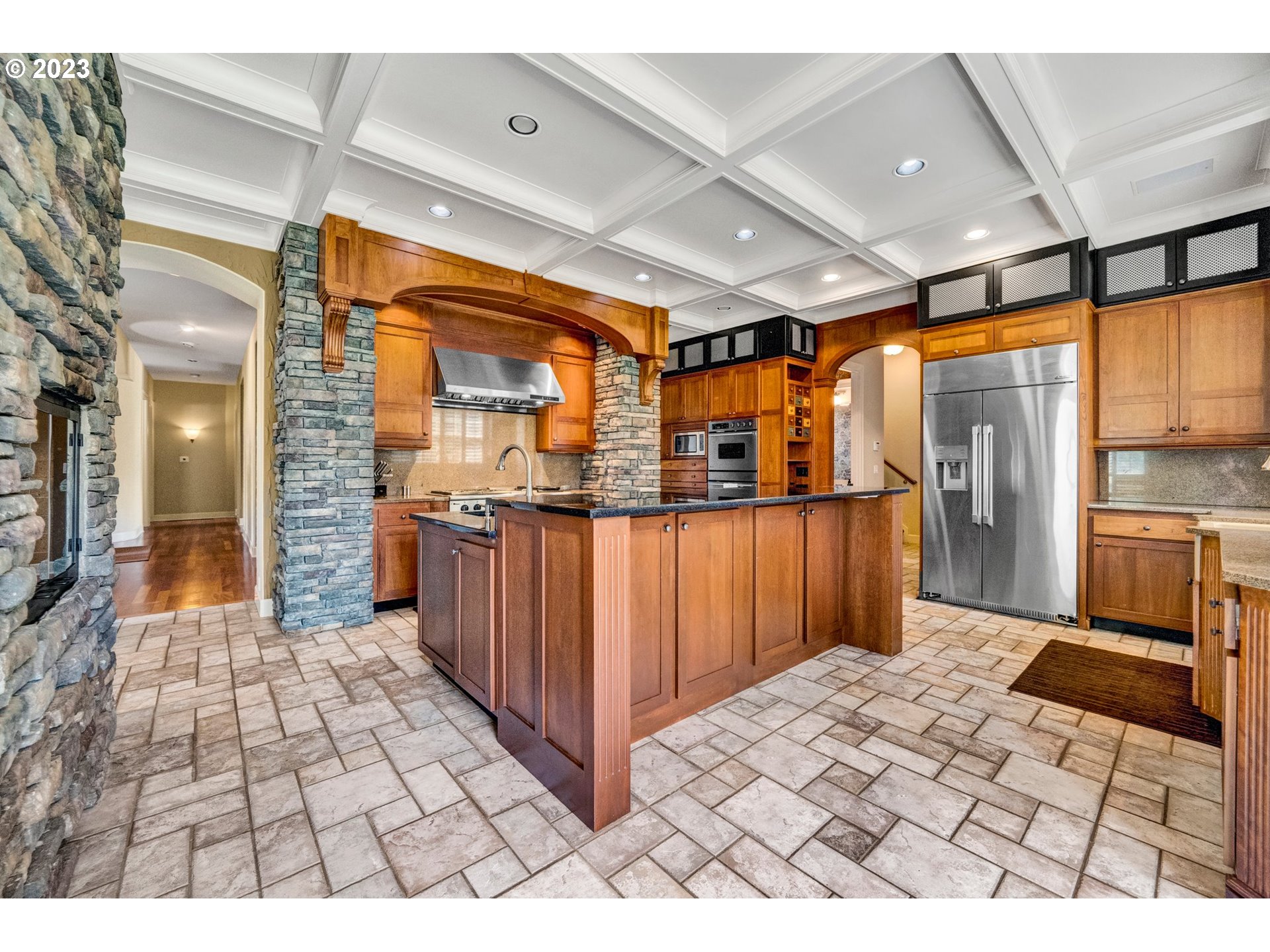 22325 Southwest Stafford Road Tualatin, OR 97062 - Photo 7 of 39 Gallery Image 7
