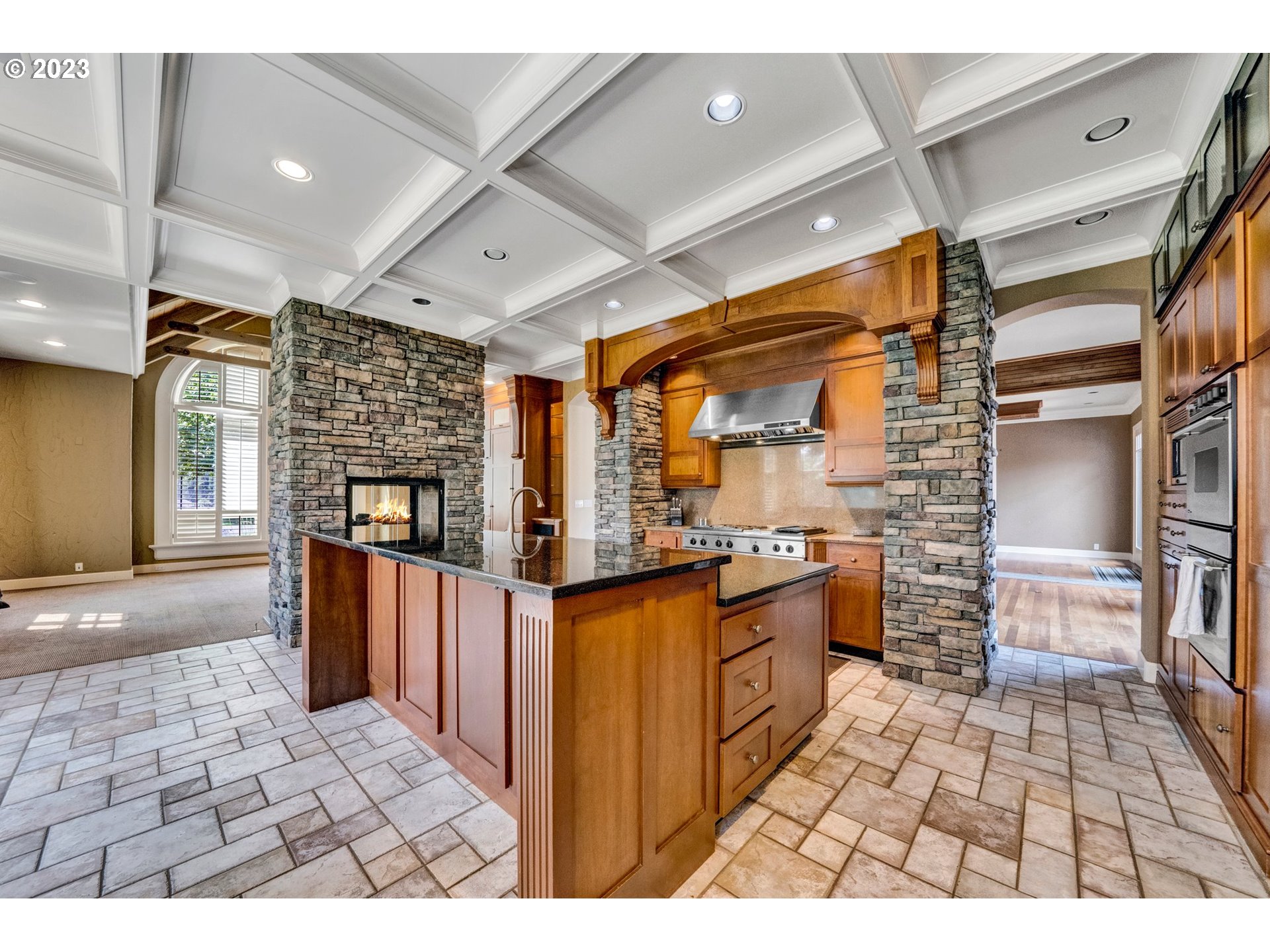 22325 Southwest Stafford Road Tualatin, OR 97062 - Photo 8 of 39 Gallery Image 8