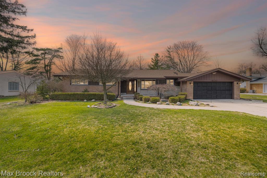 32036 Red Clover Road Farmington Hills, MI 48334 - Photo 1 of 44