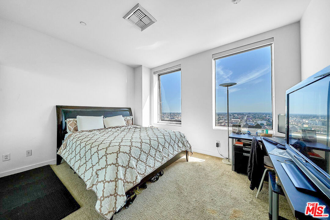 3810 Wilshire Boulevard, Unit 1508 Los Angeles, CA 90010 - Photo 11 of 16