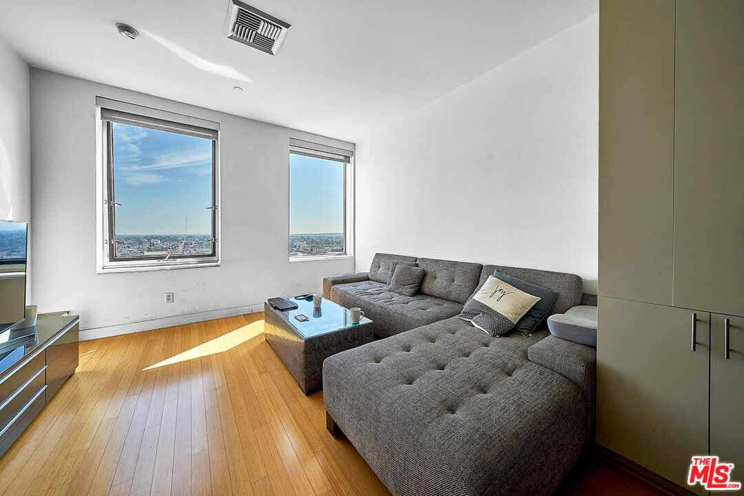 3810 Wilshire Boulevard, Unit 1508 Los Angeles, CA 90010 - Photo 9 of 16