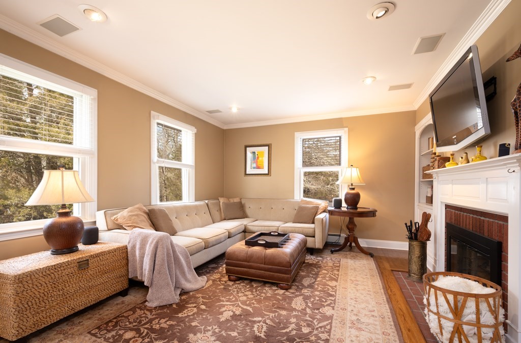 50 Burgess Avenue Rochester, MA 02770 - Photo 3 of 22 Gallery Image 3