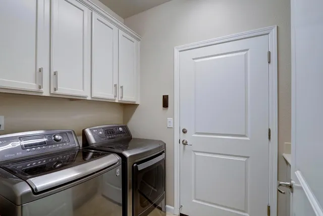 a view of outdoor space yard and porch