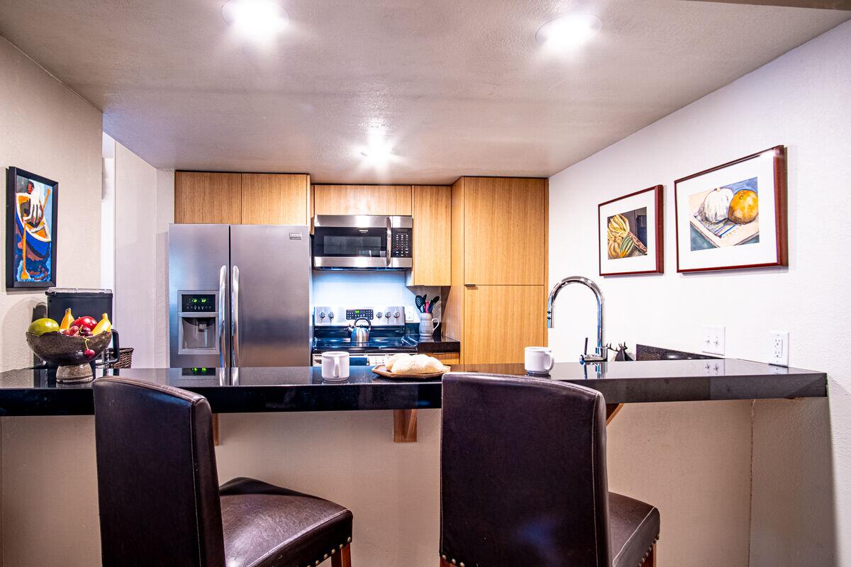 340 River Street West, Unit 139 Ketchum, ID 83340 - Photo 3 of 14 H4 139 Kitchen Bar