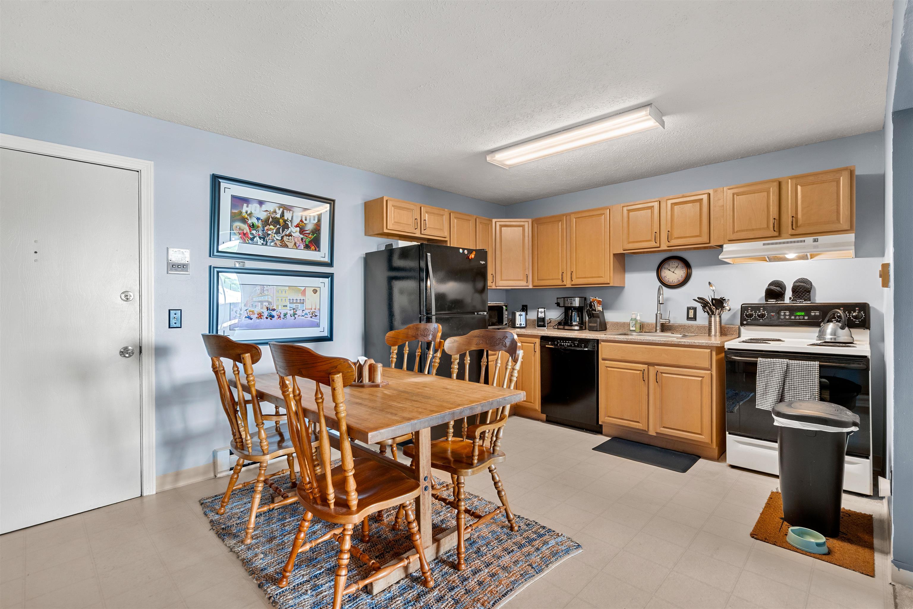 34 Dunbarton Road, Unit 3G Manchester, NH 03102 - Photo 2 of 10