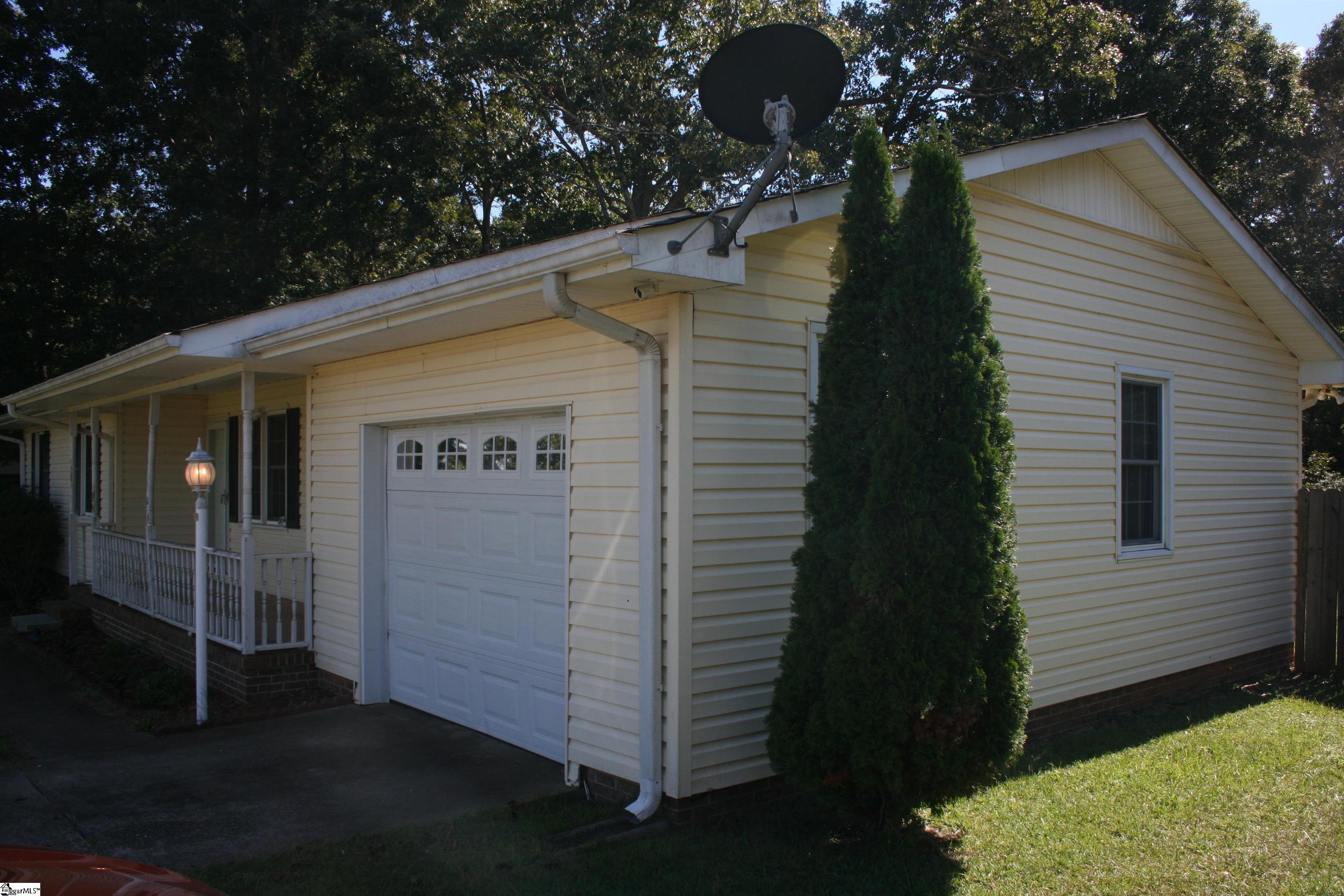 2728 Lebanon Road Pendleton, SC 29670 - Photo 3 of 33