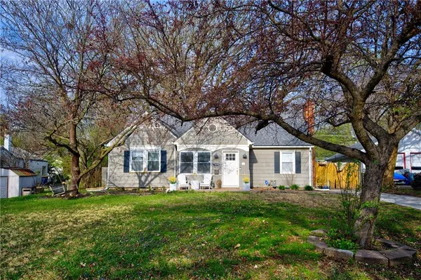 $385,000 | 5436 Reeds Road, Mission, KS 66202